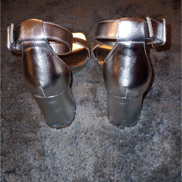 🆕🔥Circus NY Elizabeth Ankle Strap Block Heel Sandals - Picture 9 of 11